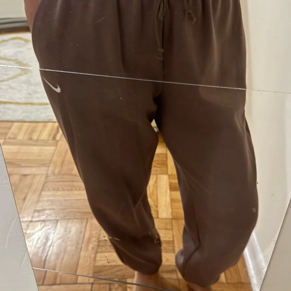 Nike Phoenix Fleece tapered sweatpants in brown - Picture 6 of 7